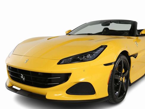 Used 2022 Ferrari Portofino M image 13