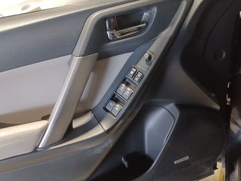 Used 2017 Subaru Forester 2.5i Limited image 5