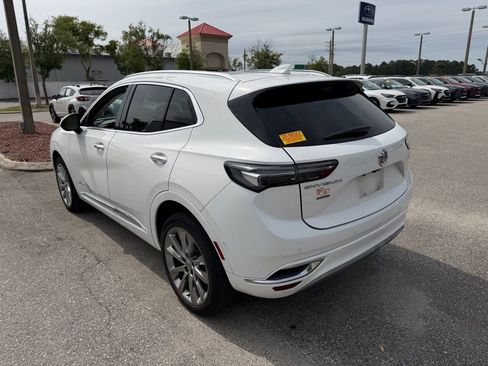Used 2022 Buick Envision Avenir w/ Technology Package II FWD image 9