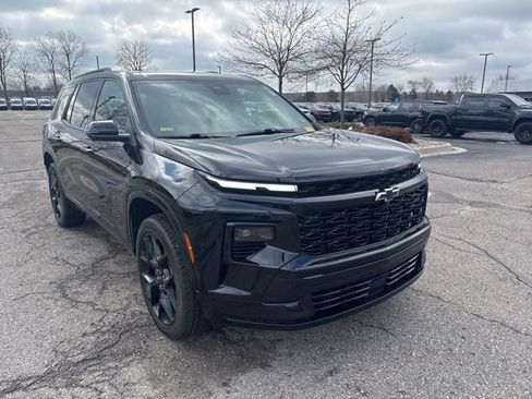 Used 2024 Chevrolet Traverse RS image 5