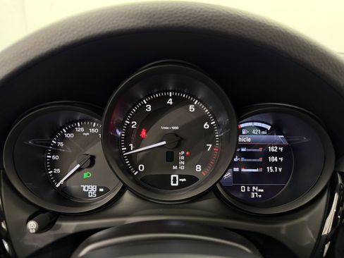 Certified 2025 Porsche Macan image 46