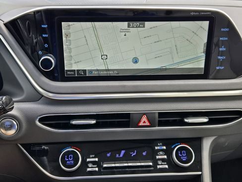 Certified 2023 Hyundai Sonata SEL w/ Convenience Package FWD image 19