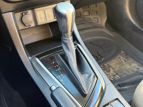 Used 2015 Toyota Corolla LE FWD image 26