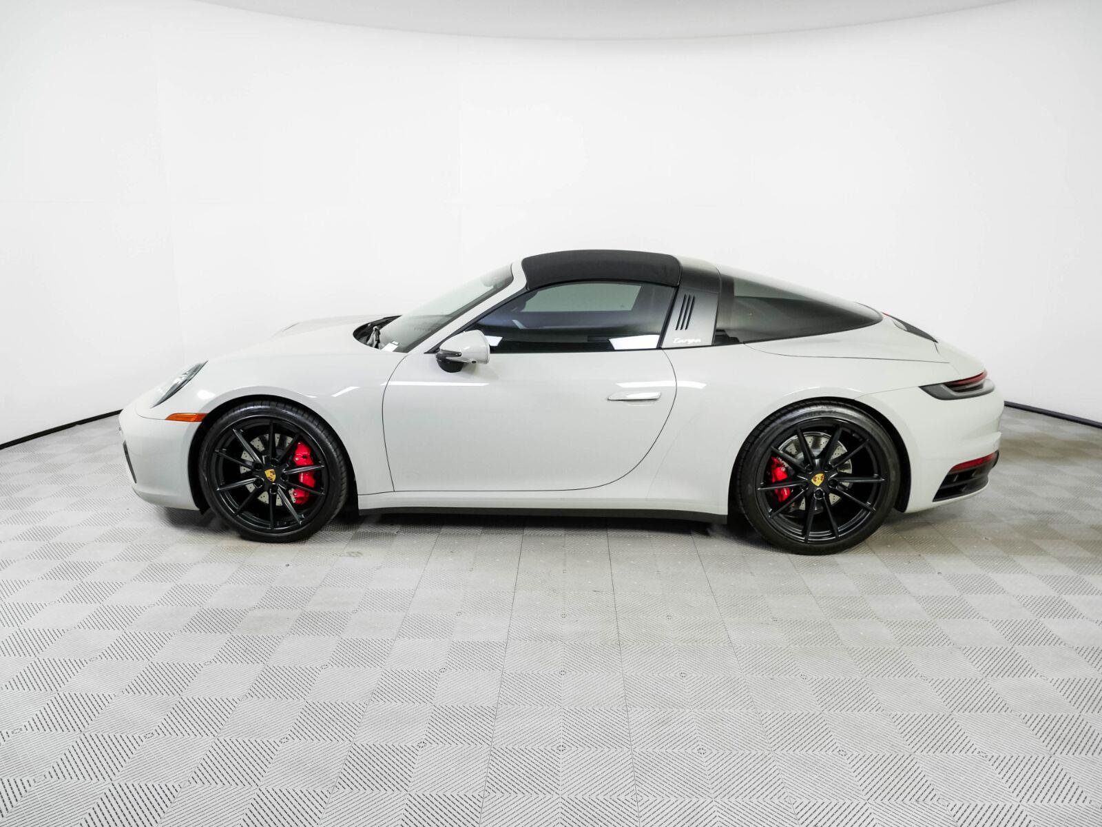 Certified 2021 Porsche 911 AWD/4WD image 31