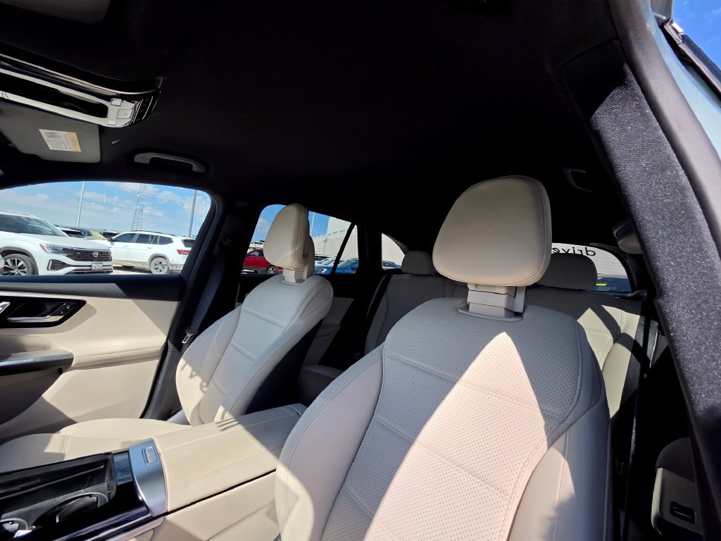 Used 2026 Mercedes-Benz GLC 300 image 12