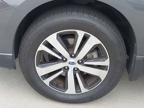 Used 2019 Subaru Outback 3.6R Limited w/ Popular Package #2 image 10