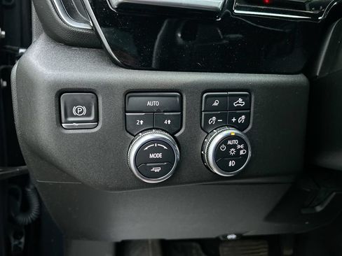 Used 2022 GMC Sierra 1500 Elevation w/ Elevation Premium Package AWD/4WD image 23