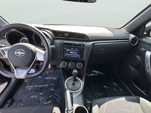 Used 2011 Scion tC FWD image 31