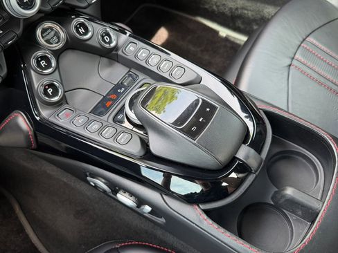 Used 2020 Aston Martin V8 Vantage Coupe RWD image 32