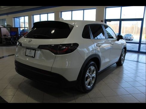 Certified 2023 Honda HR-V LX image 5