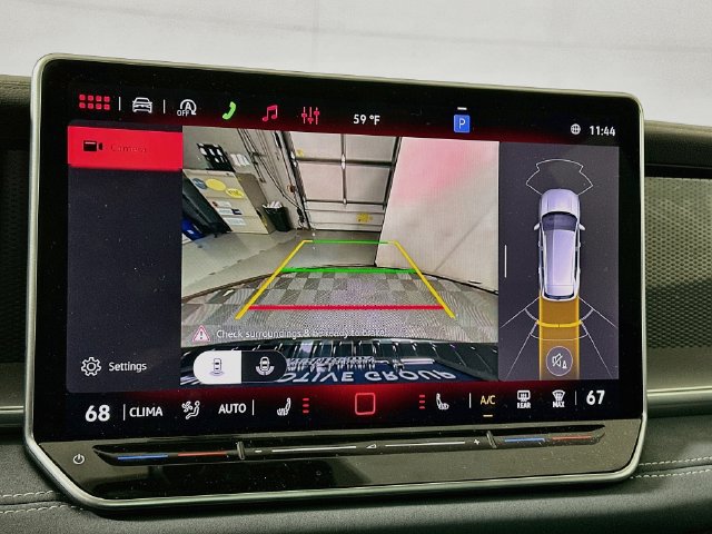 Certified 2026 Volkswagen Tiguan SE R-Line FWD image 13