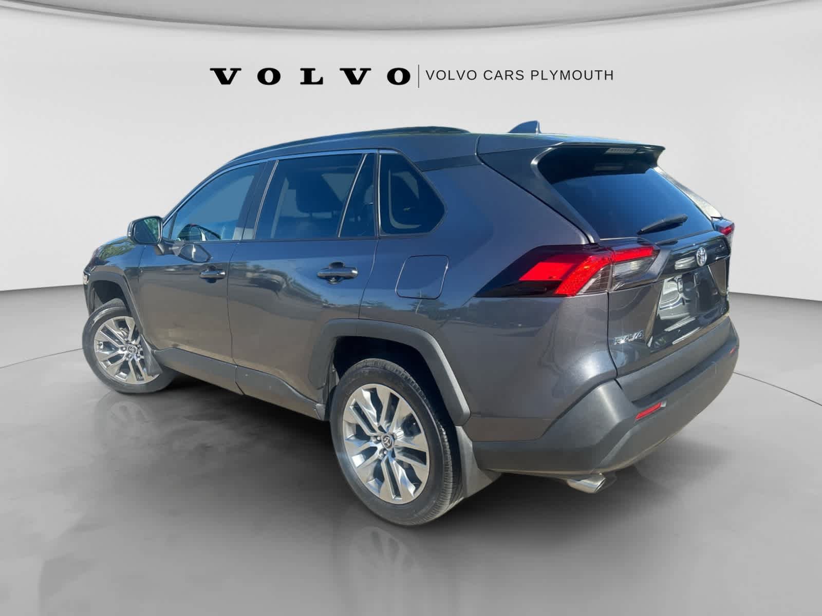 Used 2022 Toyota RAV4 XLE Premium AWD/4WD image 7