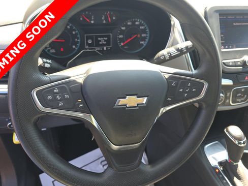 Used 2021 Chevrolet Equinox LS FWD image 5