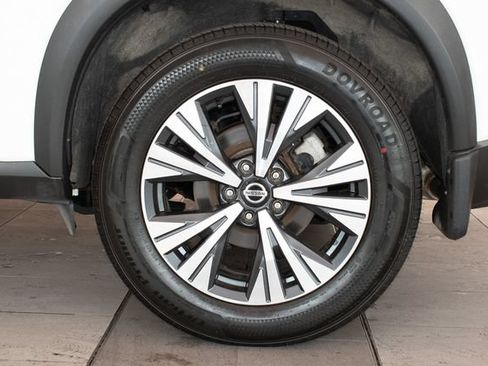 Used 2021 Nissan Rogue SV AWD/4WD image 9