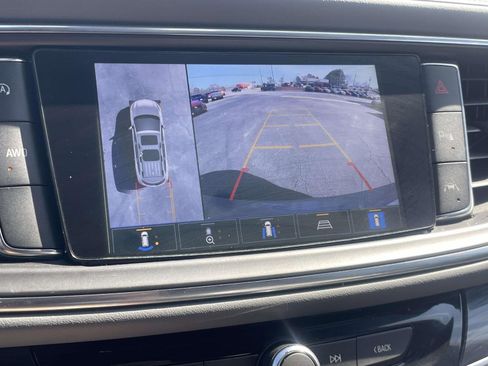 Used 2024 Buick Enclave Premium image 16