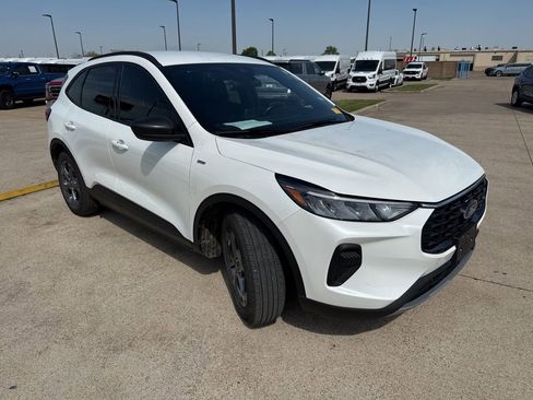 Used 2025 Ford Escape ST-Line image 19