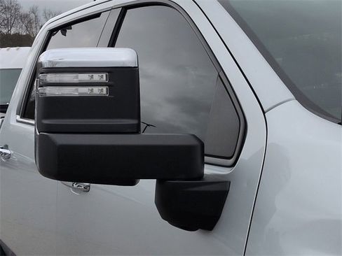 Used 2020 Chevrolet Silverado 2500 LTZ w/ LTZ Premium Package image 11