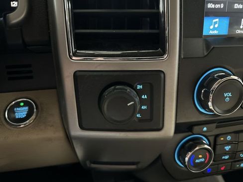 Used 2018 Ford F150 Lariat image 31