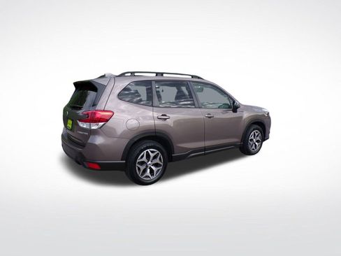 Used 2022 Subaru Forester Premium AWD/4WD image 7