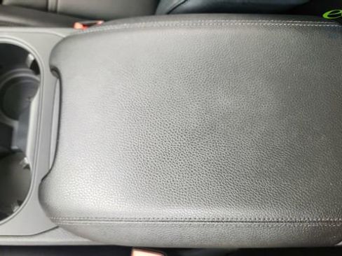 Used 2024 Porsche Cayenne Coupe AWD/4WD image 49