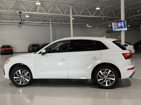 Used 2021 Audi Q5 Premium Plus w/ Premium Plus Package image 16