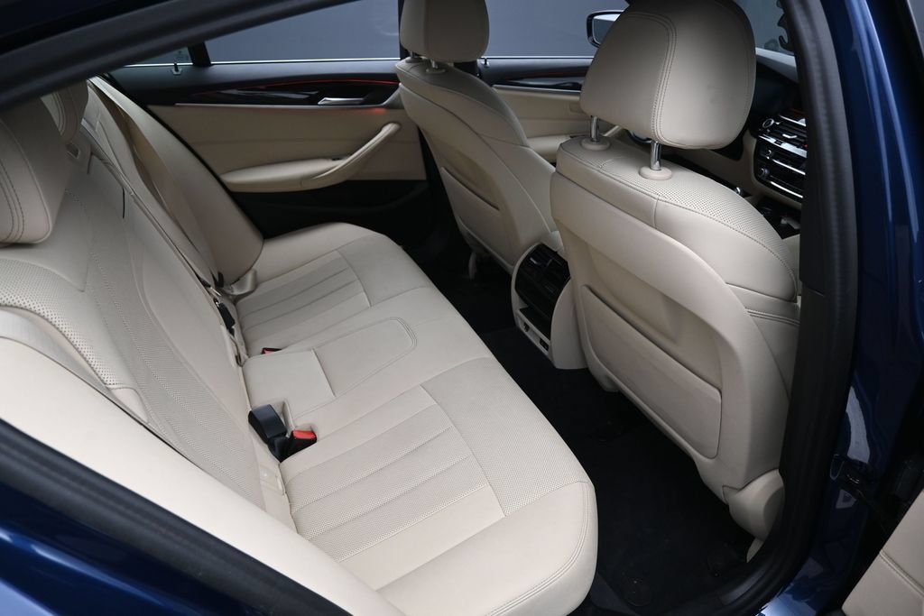 Used 2023 BMW 530i xDrive w/ Convenience Package AWD/4WD image 34