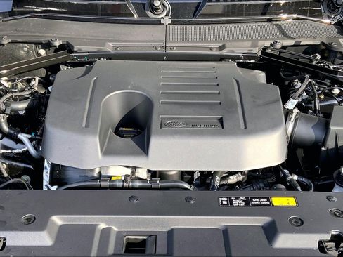 New 2026 Land Rover Defender 110 X-Dynamic SE image 16