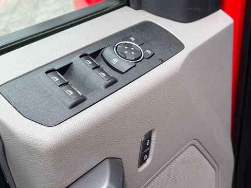 Used 2018 Ford F250 XLT w/ XLT Value Package image 18