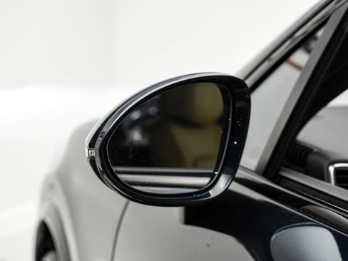 Used 2023 Porsche Cayenne w/ Premium Package AWD/4WD image 43