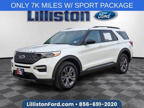 Used 2024 Ford Explorer XLT w/ Equipment Group 202A AWD/4WD image 1