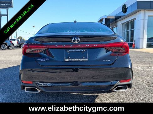 Used 2022 Toyota Avalon XLE image 4