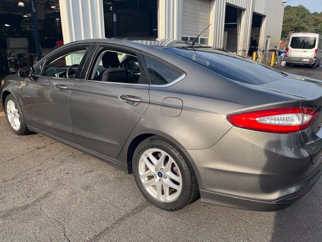 Used 2014 Ford Fusion SE FWD image 4