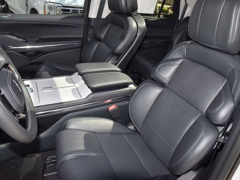 New 2025 Lincoln Navigator L Reserve image 43