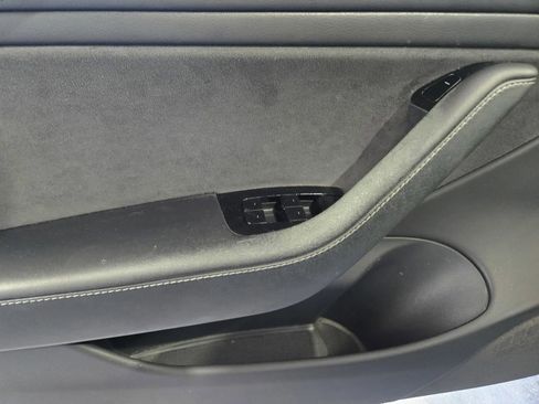 Used 2019 Tesla Model 3 Standard Range image 13