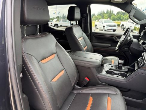Used 2023 GMC Sierra 1500 AT4 w/ AT4 Preferred Package AWD/4WD image 29