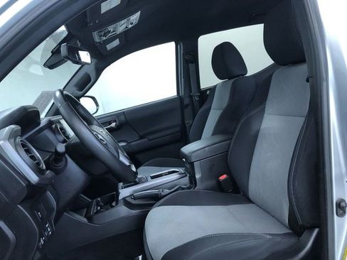 Used 2023 Toyota Tacoma TRD Off-Road image 13