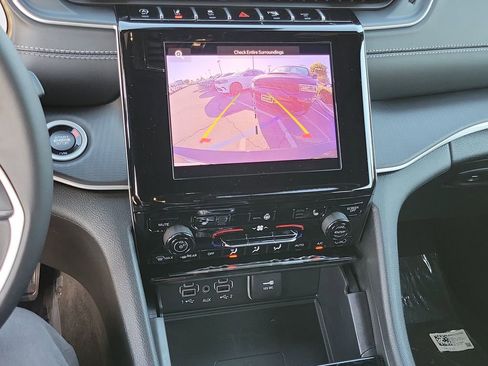 New 2025 Jeep Grand Cherokee L Altitude image 9