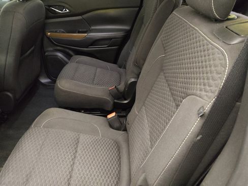 Used 2019 GMC Acadia SLE w/ Driver Alert Package I FWD image 18