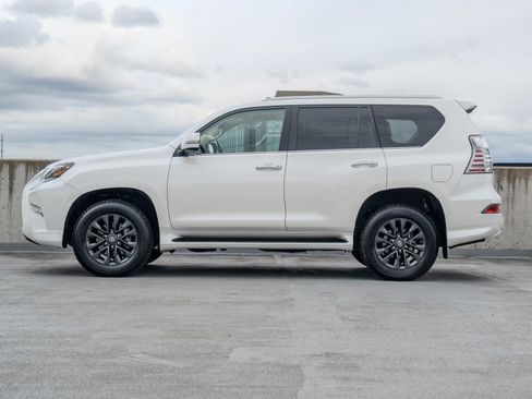 Used 2023 Lexus GX 460 Premium w/ Premium Plus Package image 4
