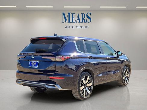 Used 2025 Mitsubishi Outlander SE image 5