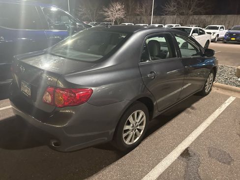 Used 2009 Toyota Corolla LE image 2
