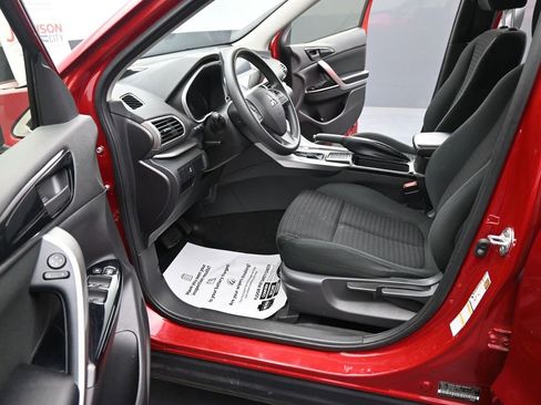 Used 2019 Mitsubishi Eclipse Cross LE image 17
