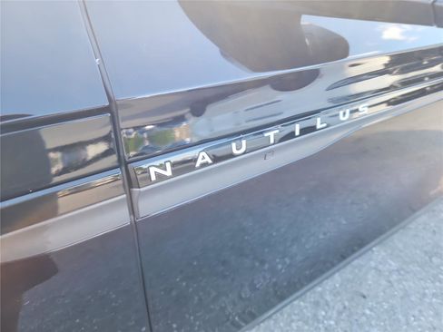 New 2026 Lincoln Nautilus Reserve AWD/4WD image 11