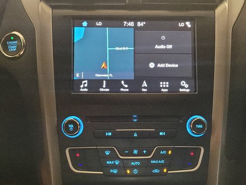 Used 2018 Ford Fusion SE w/ Fusion SE Technology Package FWD image 25