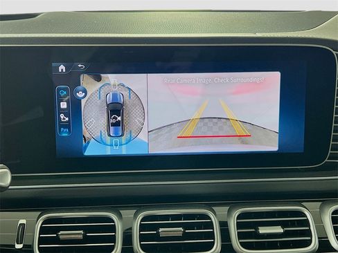 New 2025 Mercedes-Benz GLS 450 4MATIC image 17
