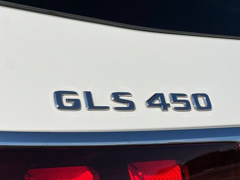 Used 2024 Mercedes-Benz GLS 450 4MATIC image 12