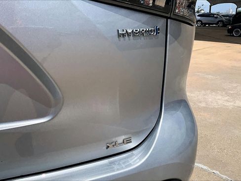 Used 2021 Toyota Highlander XLE FWD image 31