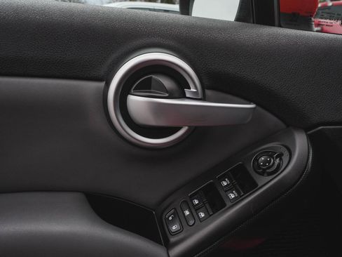 Used 2016 FIAT 500X Easy image 10