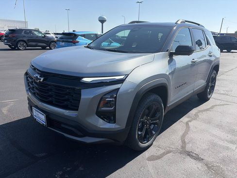 New 2026 Chevrolet Equinox LT w/ Convenience Package II AWD/4WD image 9