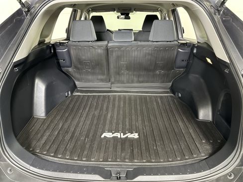 Used 2021 Toyota RAV4 LE image 63